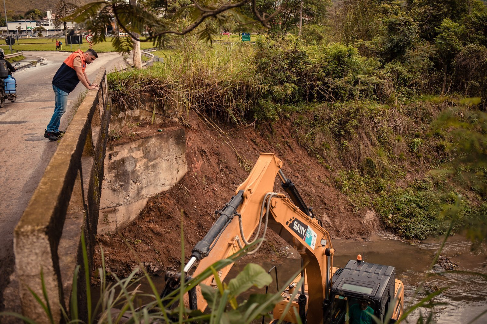 Rio Bonito retoma limpeza de rios com ações entre Green Valley e Basílio