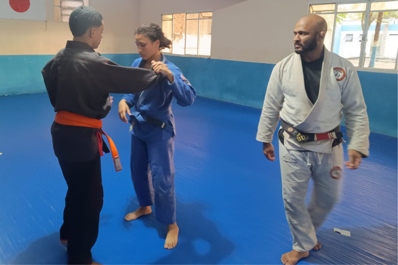 Campos abre vagas para aulas gratuitas de jiu-jitsu a partir dos 5 anos