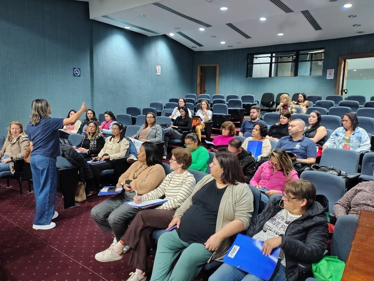 Nova Friburgo capacita profissionais da rede municipal para identificar alunos com altas habilidades