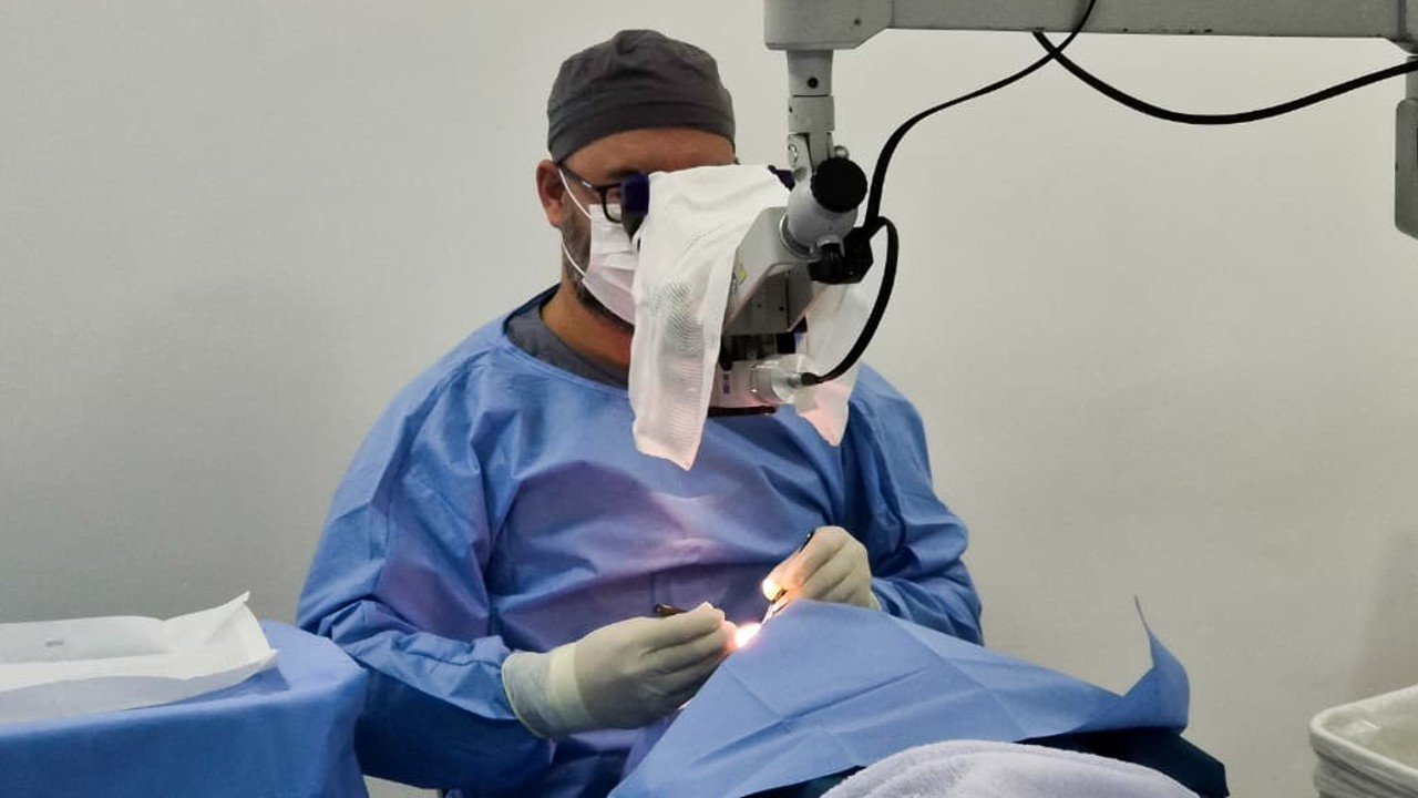 Hospital do Olho atende 100 moradores de Barra do Piraí com cirurgias e laser