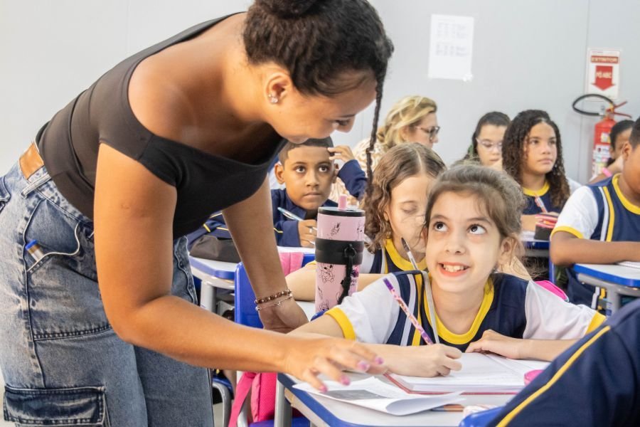 Rio das Ostras convoca candidatos da Educação para entregar documentos até quarta-feira
