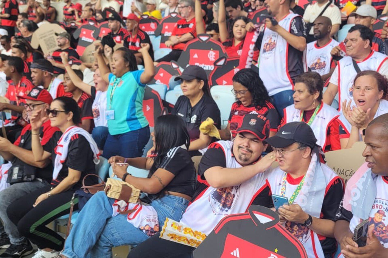 Moradores de Campos assistem a clássico no Maracanã em ação de inclusão