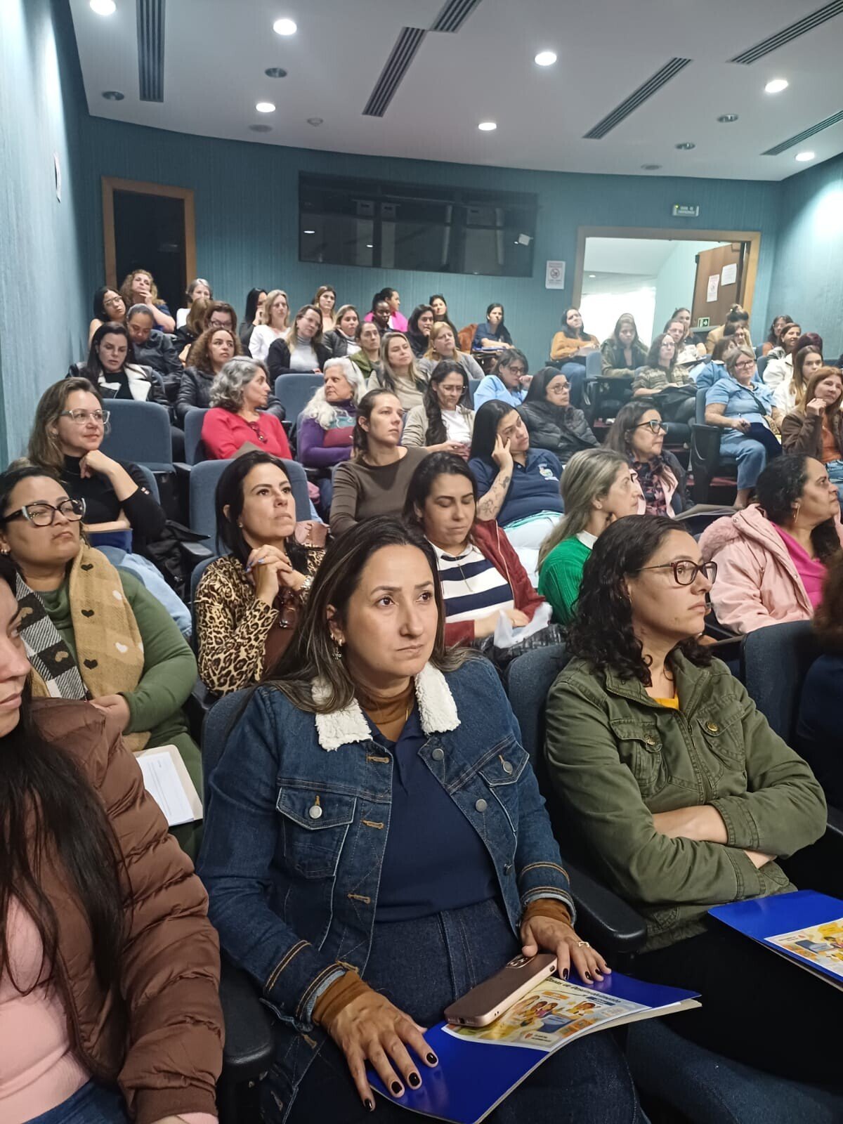 Nova Friburgo capacita orientadores e pedagogos para acompanhar frequência e aprendizagem