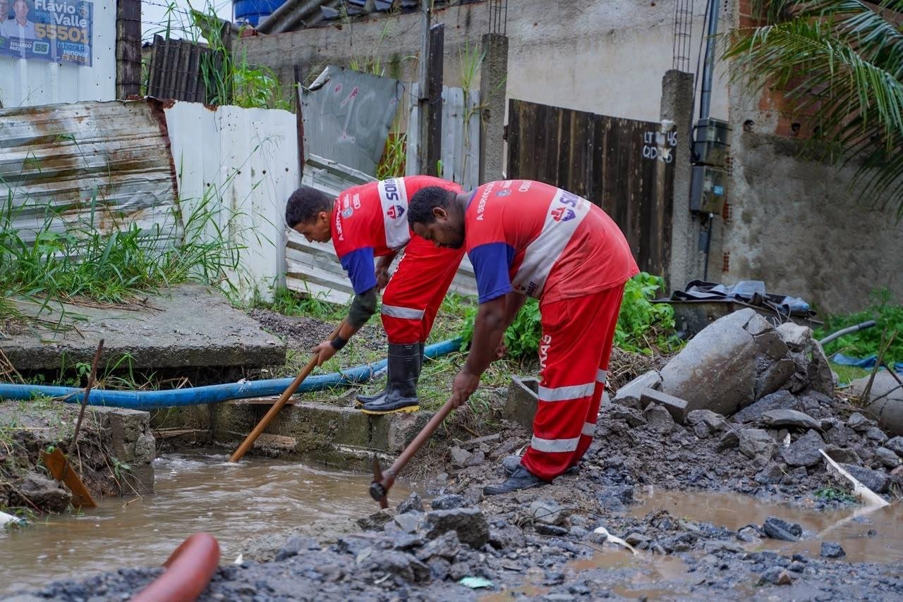 Maricá suspende novas frentes de obras e reforça ações contra alagamentos em Itaipuaçu