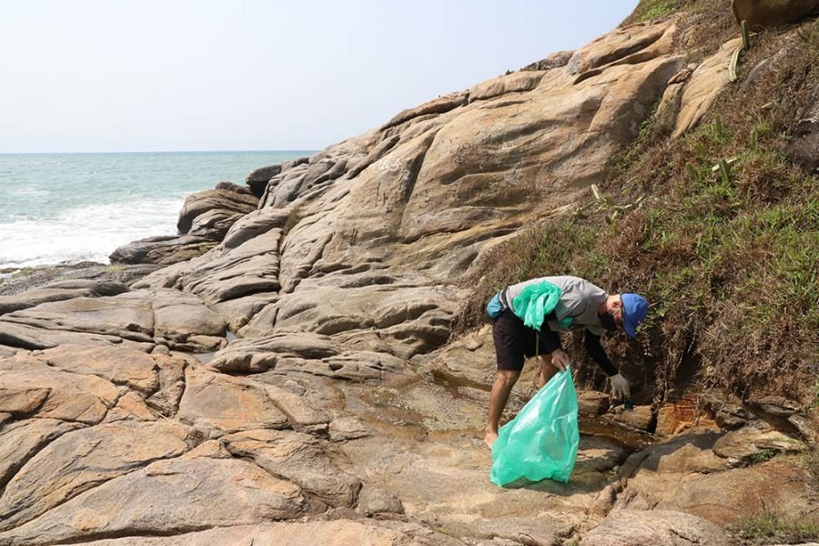 Rio das Ostras terá limpeza voluntária na Praia da Joana neste sábado