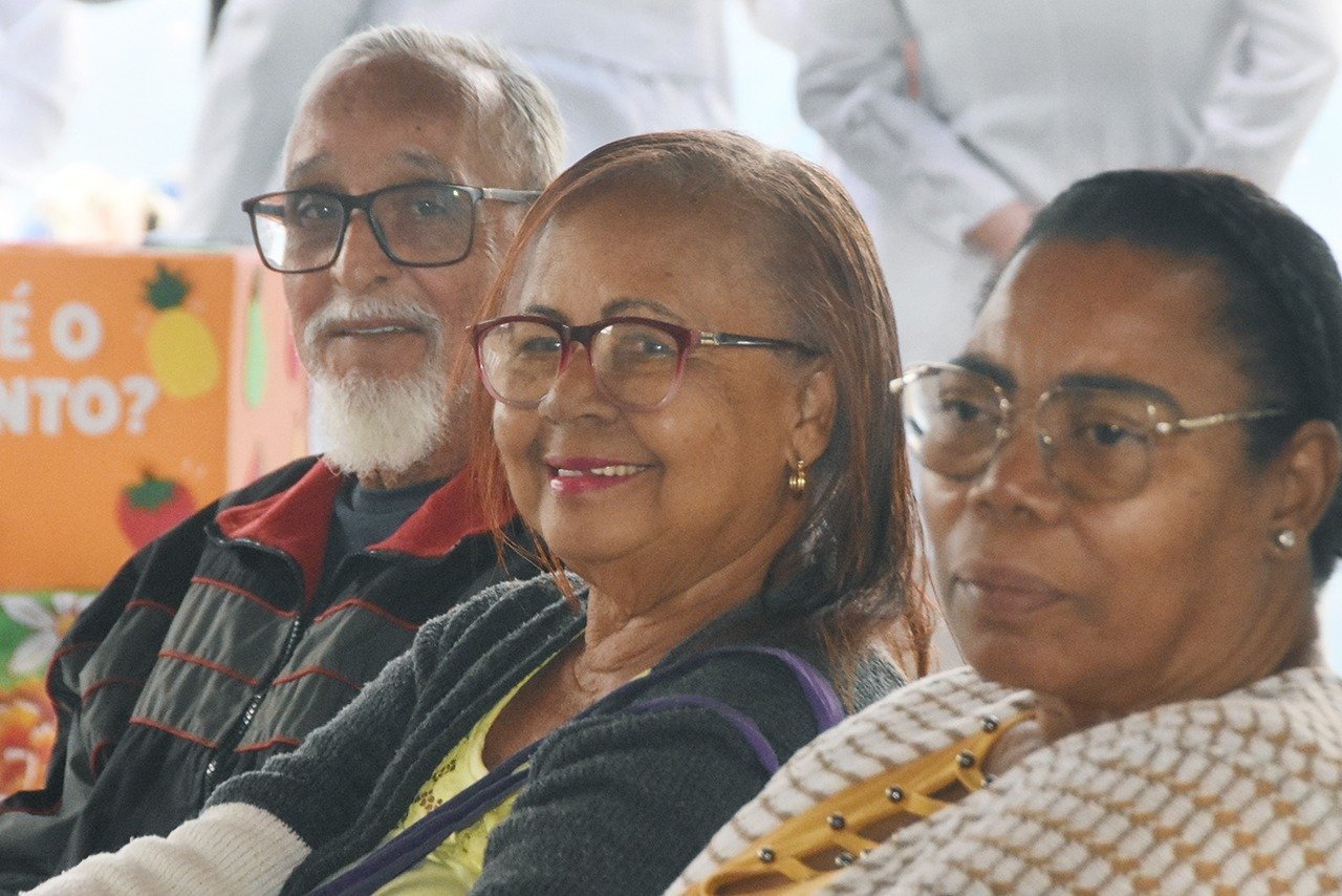 Idosos recebem orientações de saúde mental e atendimento em clube de Campos