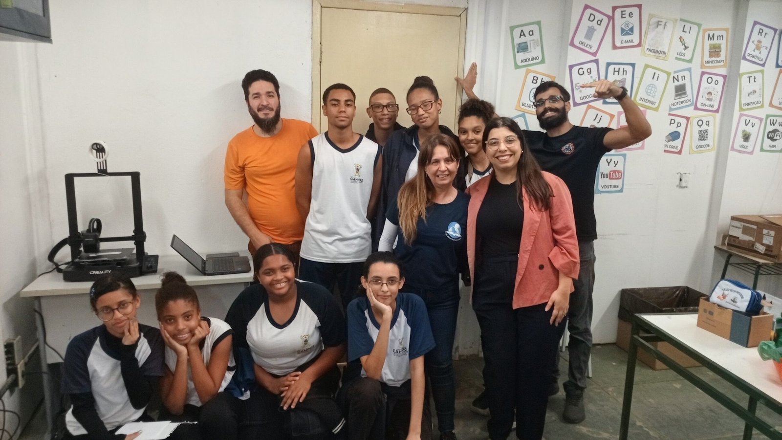 Escola de Cantagalo, em Campos, recebe projeto de impressão 3D conduzido por alunos