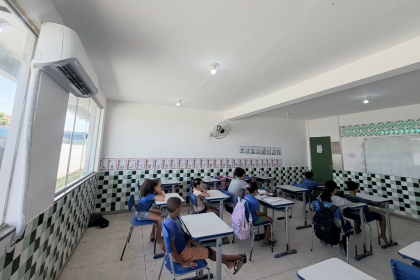 Três escolas de São Francisco de Itabapoana passam a contar com 29 aparelhos de ar-condicionado