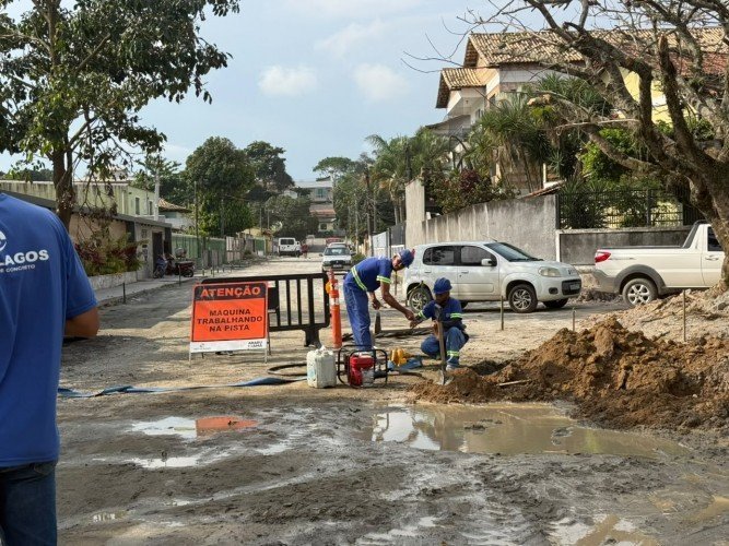 Drenagem avança no Parque Hotel, em Araruama; projeto prevê pavimentação de seis ruas